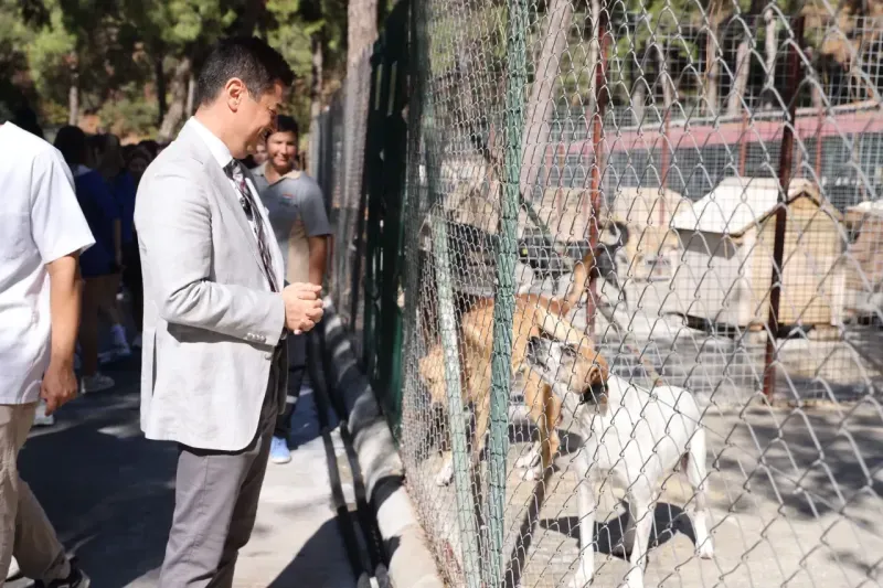 Hayvanları Koruma Günü'nde Bakımevi öğrencilerle doldu taştı