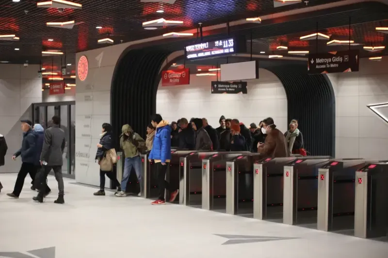 Bakan Uraloğlu açıkladı.. İstanbul Havalimanı metrosu rekor kırdı..