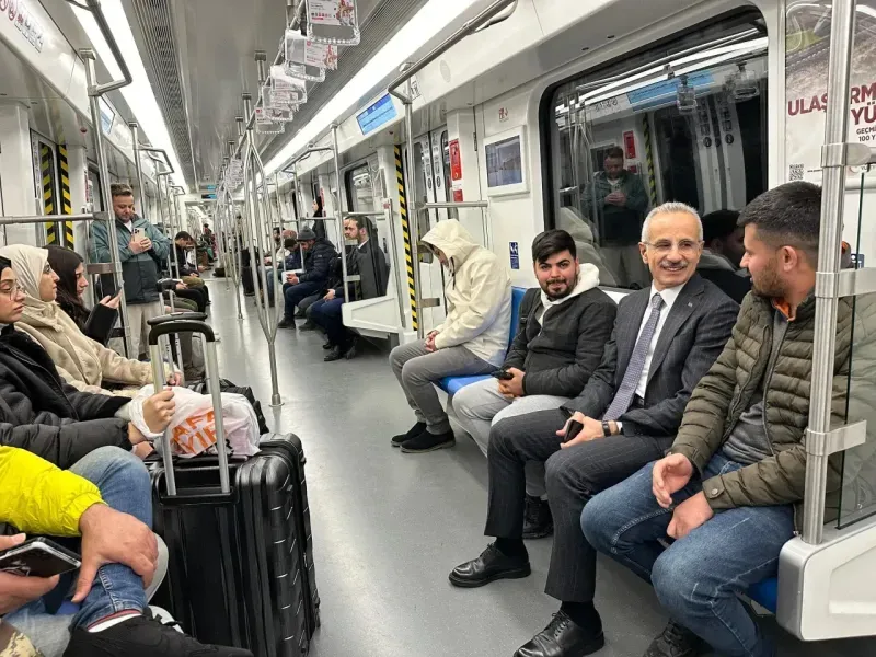 Bakan Uraloğlu açıkladı.. İstanbul Havalimanı metrosu rekor kırdı..