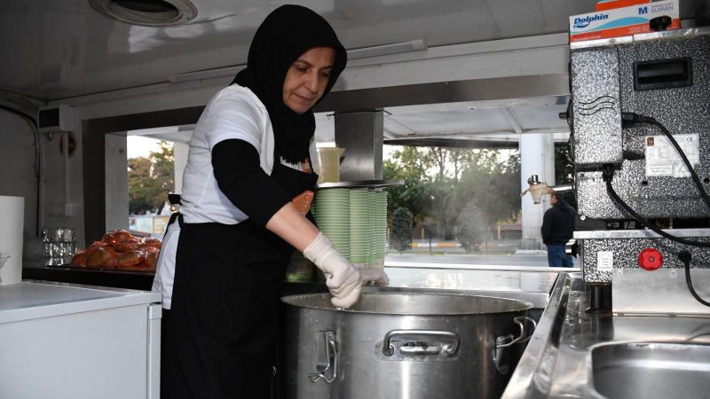 Gençlerin “Günaydın Çorbası” Büyükşehir’den