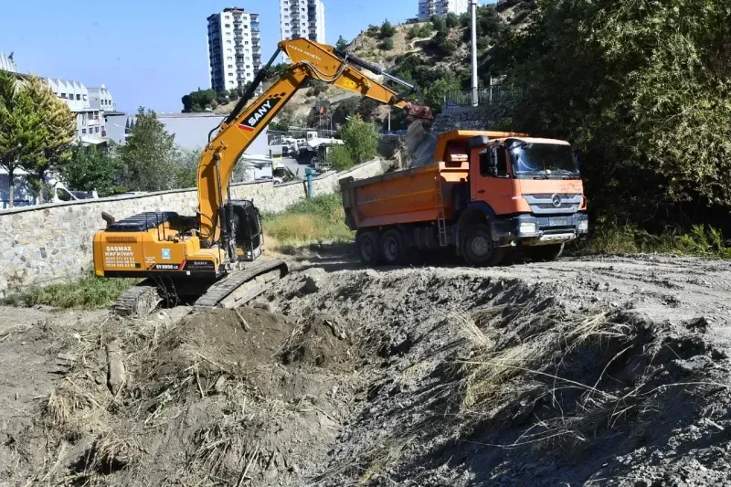 İzmir'de dereler kışa hazır