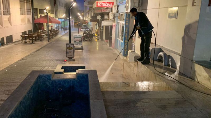 Efeler Belediyesi, Sevgi Yolu'nda kapsamlı temizlik çalışması gerçekleştirdi