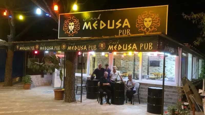 Akçay Altınkum’da yeni bir lezzet noktası olan Medusa Cafe & Restoran hizmete başladı