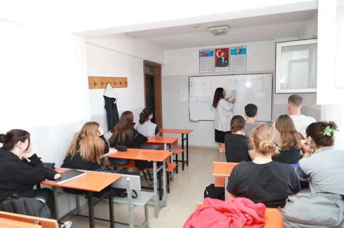 Burhaniye Sosyal Etkinlik Merkezi'ne yoğun ilgi