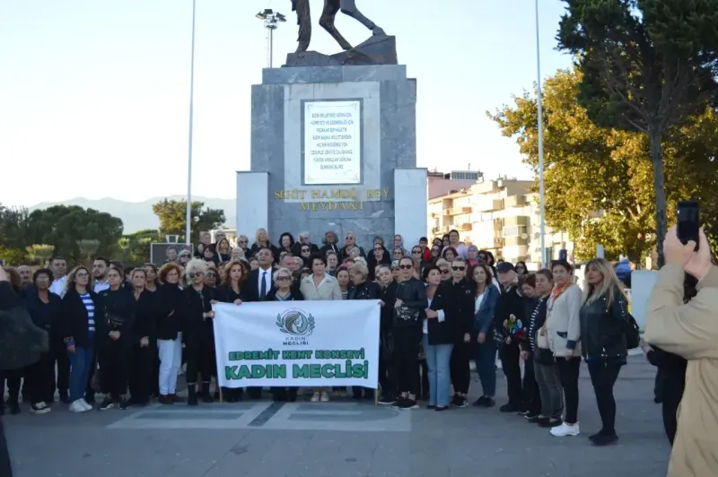 Edremit'te 'Sessiz Çığlık Yürüyüşü' ile Şiddete Tepki