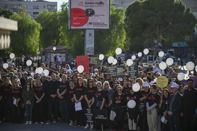 Bornova’da İstanbul Sözleşmesi için yürüyüş