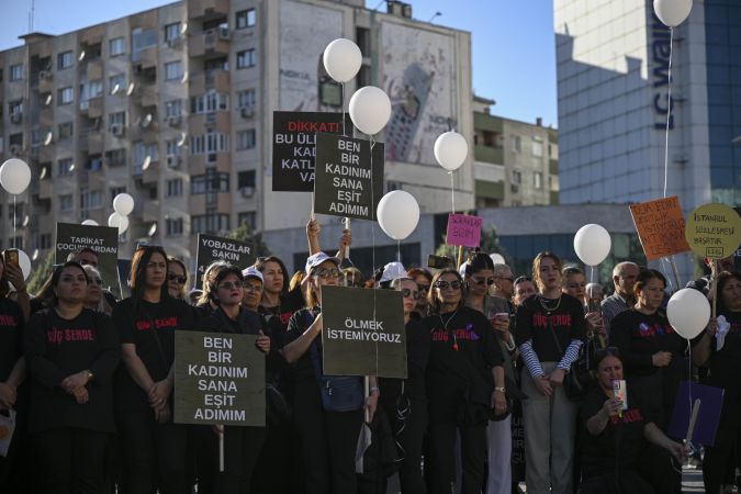 Bornova’da İstanbul Sözleşmesi için yürüyüş