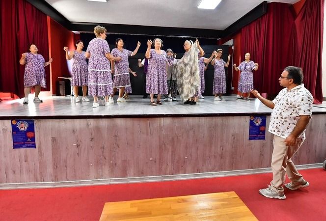 İzmir Büyükşehir Belediyesi Köy Tiyatroları sanatını kırsala taşıyor