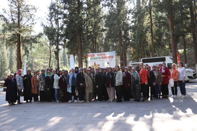 Saruhanlı’dan Gelen 90 Kişilik kadın kafilesi tarihi Mekanları ziyaret etti