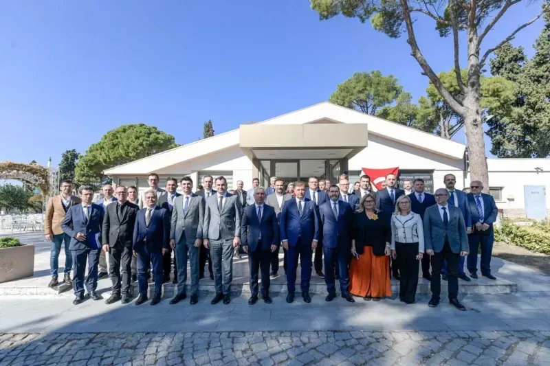 Başkan Tugay: Bizim için Belediye ailedir