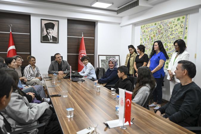 Bornova Belediyesi’nden diyabetli öğrencilere teknolojik destek