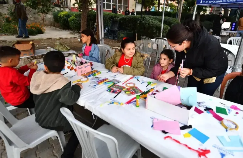 Ödemiş, Dikili ve Torbalı'da Cumhuriyet Bayramı coşkuyla kutlandı