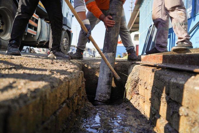 Mazgal ve yağmur suyu kanallarında büyük temizlik harekatı