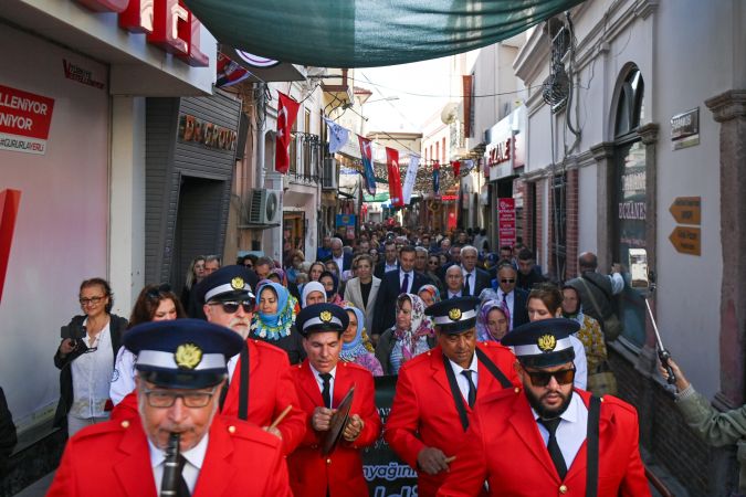 19 Ayvalık Uluslararası Zeytin Hasat ve Turizm festivali kapılarını açtı