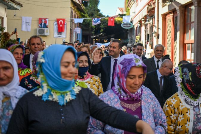 19 Ayvalık Uluslararası Zeytin Hasat ve Turizm festivali kapılarını açtı