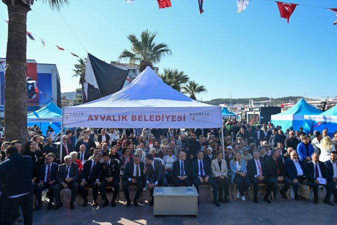 19 Ayvalık Uluslararası Zeytin Hasat ve Turizm festivali kapılarını açtı