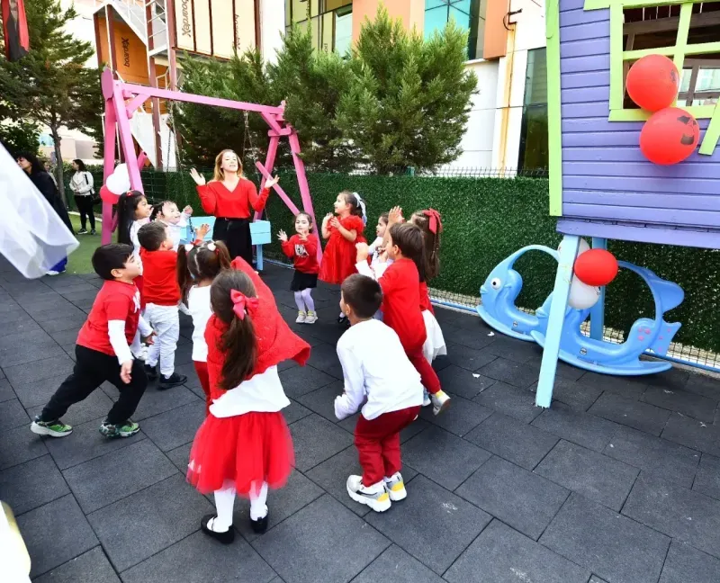 Başkan Tugay talimat verdi, anaokullarının ücreti 5 bin TL’ye indi