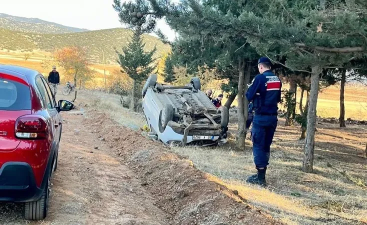  Kazada takla atan araç feci savuldu! 2 Yaaralı