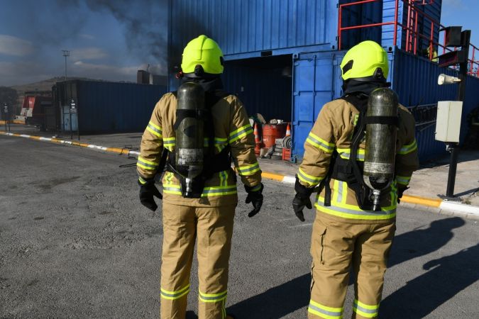 Balıkesir İtfaiyesinin eğitim tatbikatı gerçeği aratmadı