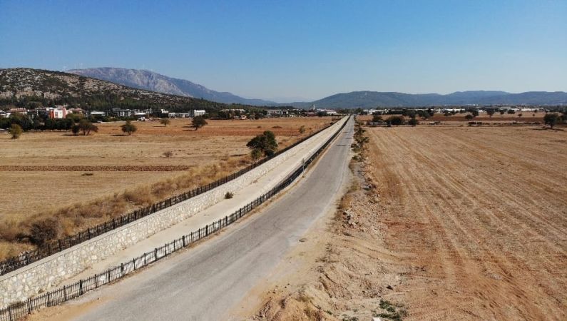 Büyükşehir modern ve güvenli yol çalışmalarına devam ediyor